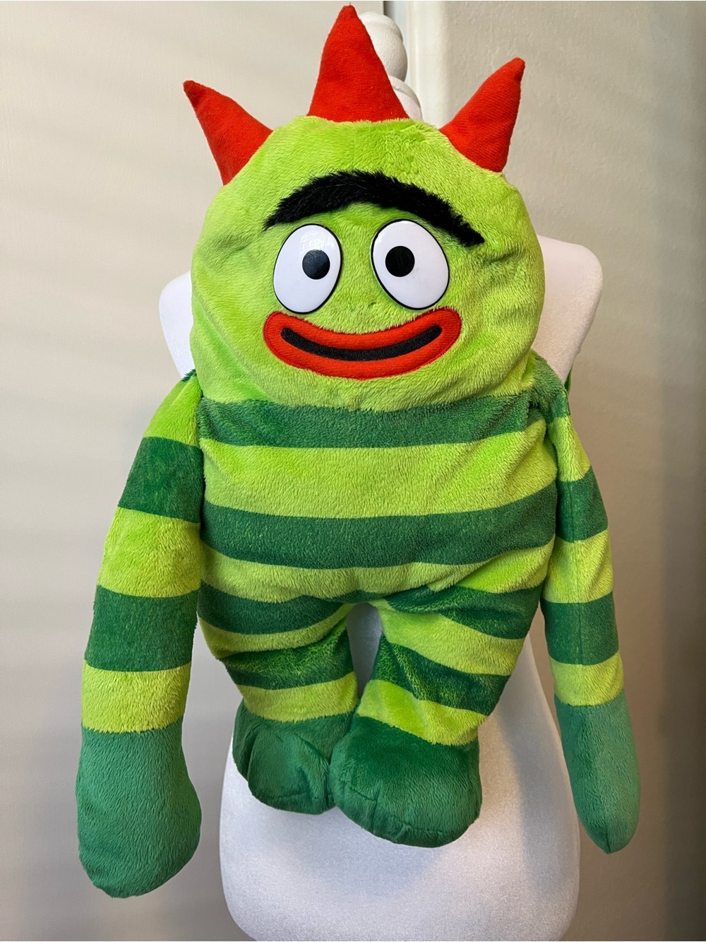 2010 Animations Yo Gabba Gabba Brobee Plush Backpack Green Stuffed Bag